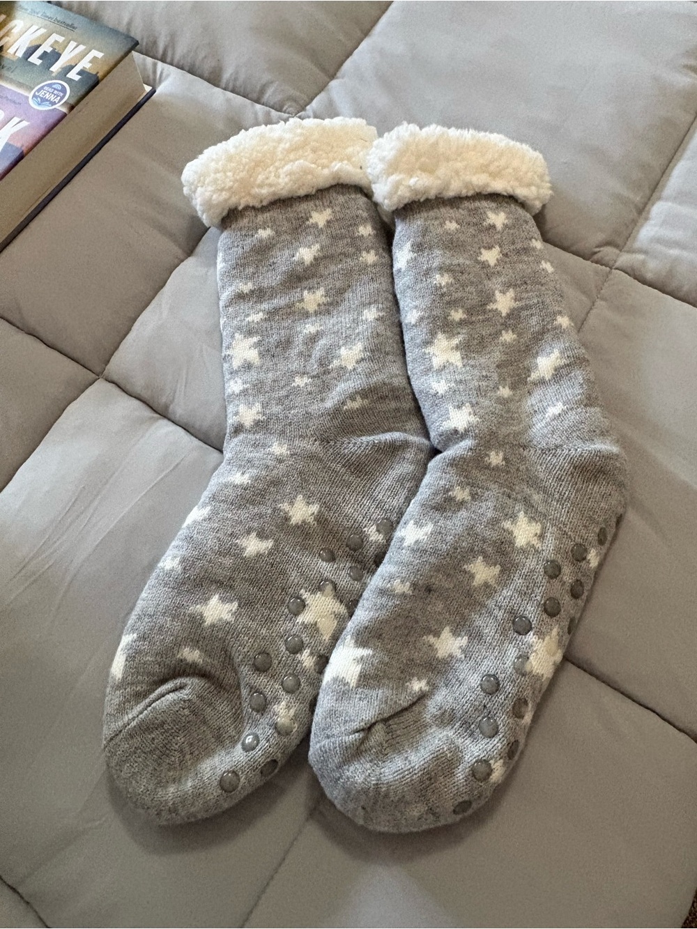 Cozy Gray Star Gripper Fleece-Lined Slipper Socks